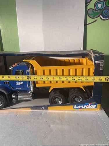 Lot #24 (1 of 9)