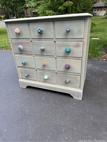 Lot #100 (1 of 8)