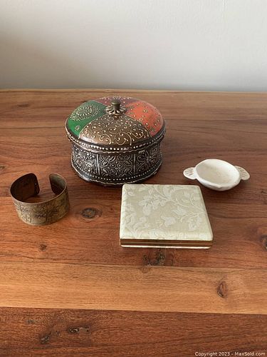 Lot #30 (1 of 6)