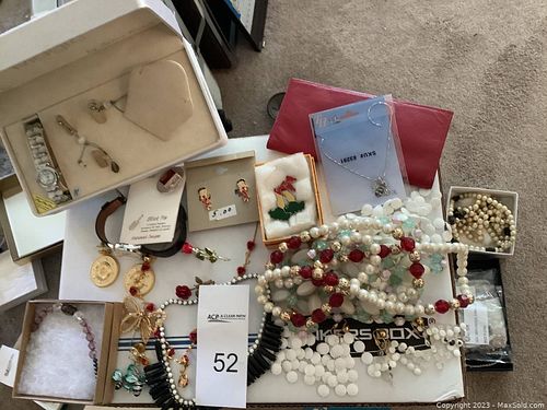 Lot #52 (1 of 6)