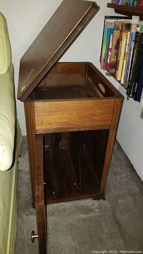 Lot #307 (1 of 10)