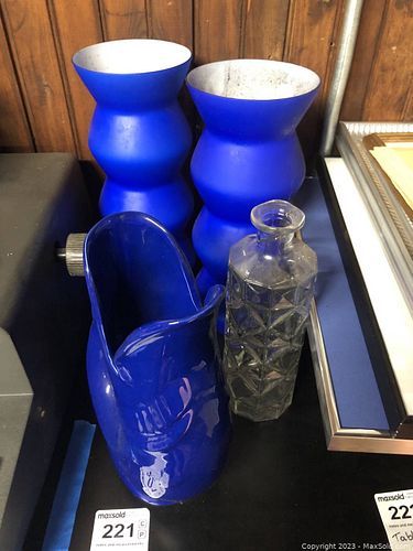 Lot #221 (1 of 9)