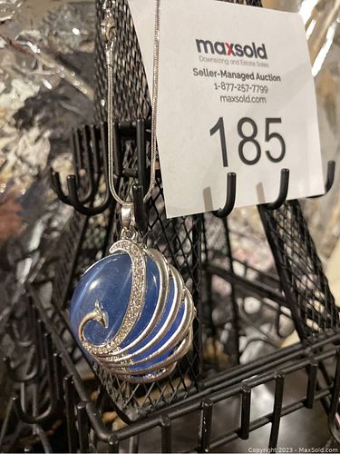 Lot #185 (1 of 4)