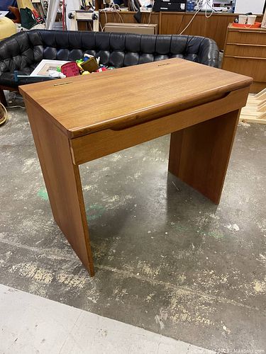 Lot #25 (1 of 4)