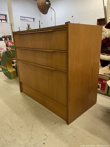 Lot #105 (1 of 6)