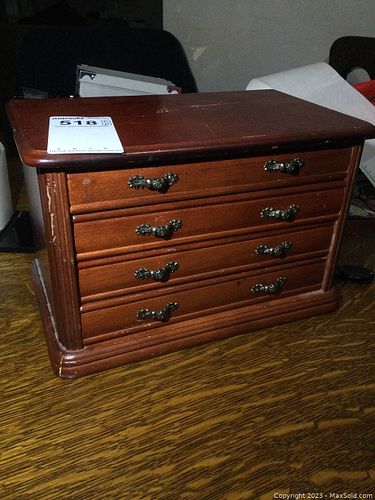 Lot #518 (1 of 10)