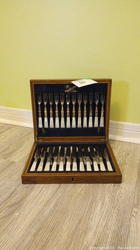 Lot #30 (1 of 12)