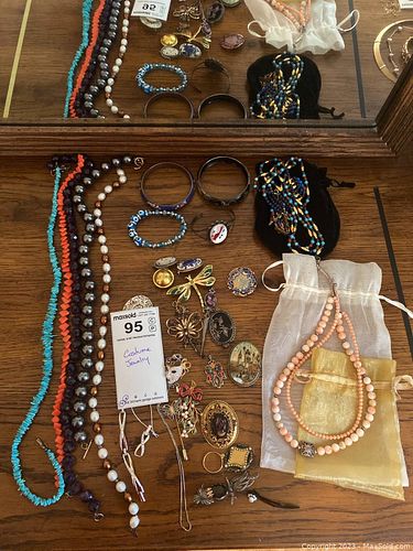 Lot #95 (1 of 8)
