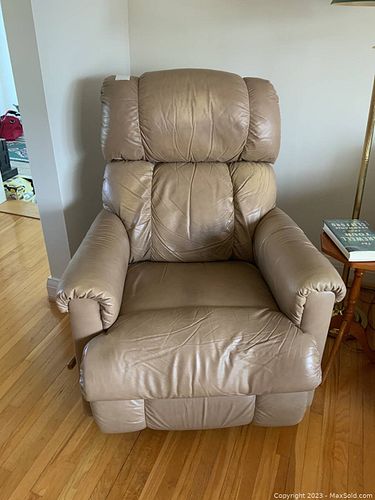 Lot #8 (1 of 10)