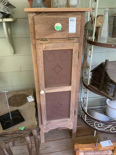 Lot #851 (1 of 12)