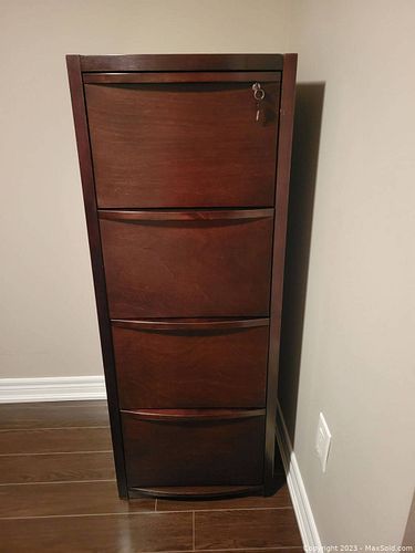 Lot #583 (1 of 8)