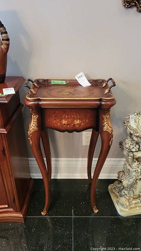Lot #564 (1 of 9)