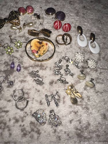 Lot #44 (1 of 6)