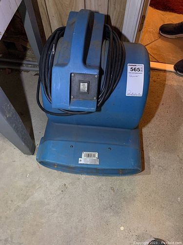Lot #565 (1 of 6)