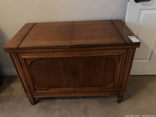 Lot #523 (1 of 6)