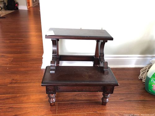 Lot #484 (1 of 9)
