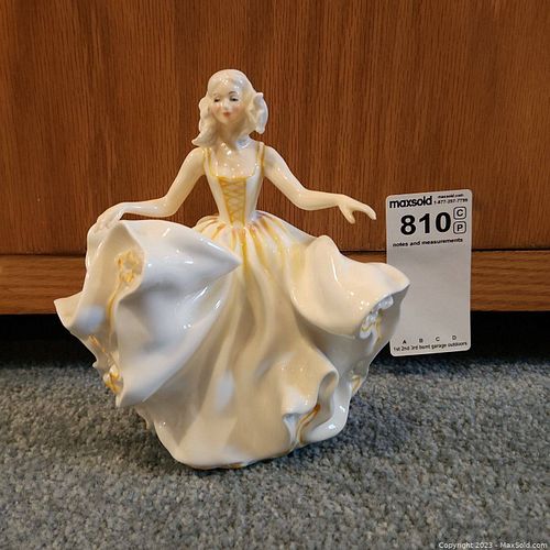 Lot #810 (1 of 8)