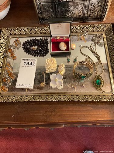 Lot #194 (1 of 8)