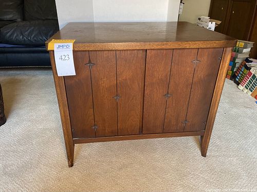 Lot #423 (1 of 10)