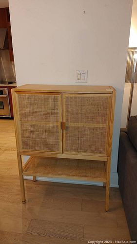 Lot #330 (1 of 7)
