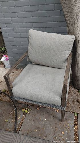 Lot #339 (1 of 9)