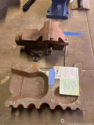 Lot #905 (1 of 14)