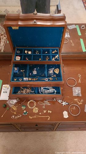 Lot #926 (1 of 14)