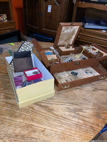 Lot #393 (1 of 17)