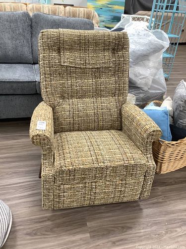 Lot #210 (1 of 5)