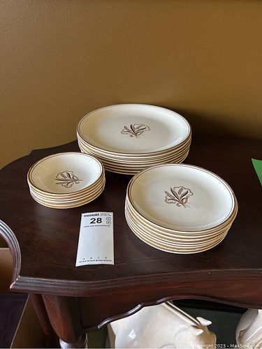 Lot #28 (1 of 7)