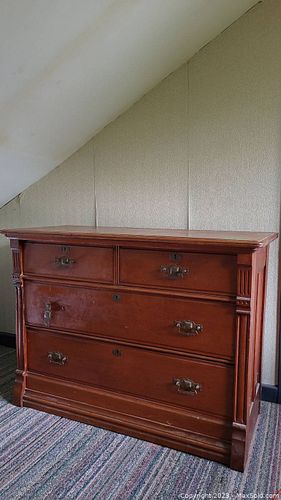 Lot #215 (1 of 17)