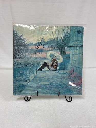 Lot #21 (1 of 4)