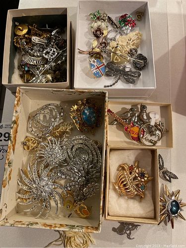 Lot #329 (1 of 9)