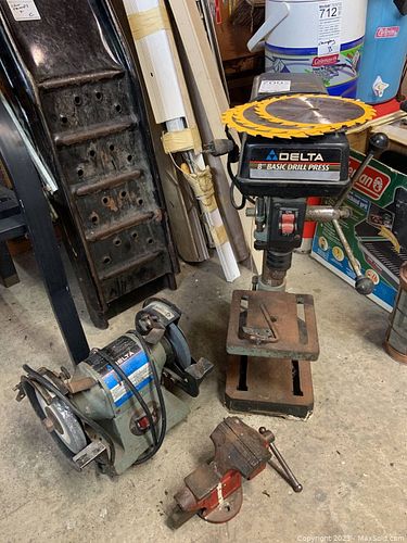 Lot #709 (1 of 13)