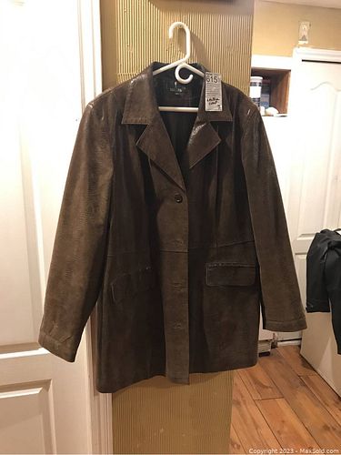 Lot #615 (1 of 8)