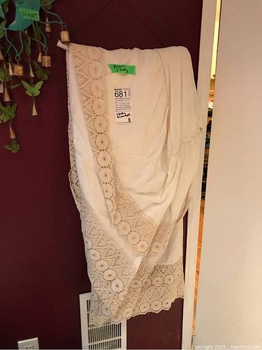 Lot #681 (1 of 7)