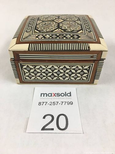 Lot #20 (1 of 8)