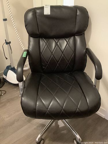 Lot #581 (1 of 9)