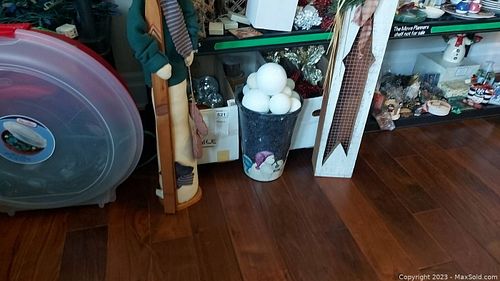 Lot #521 (1 of 17)