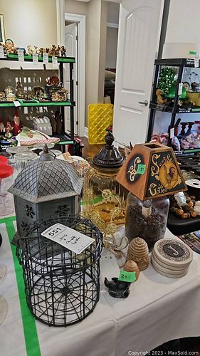 Lot #551 (1 of 13)