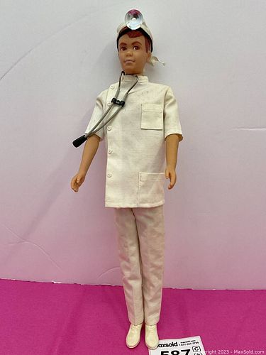Lot #587 (1 of 6)