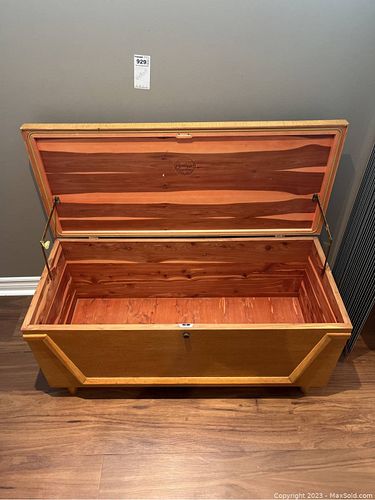 Lot #929 (1 of 10)