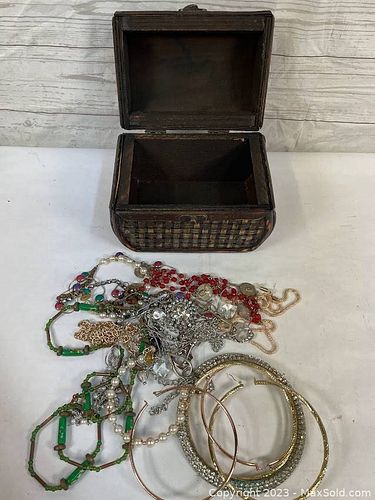 Lot #286 (1 of 9)