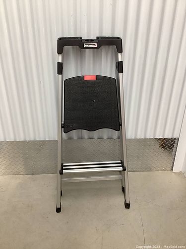 Lot #124 (1 of 9)