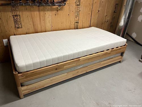 Lot #25 (1 of 8)