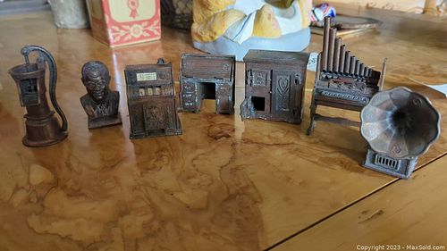 Lot #689 (1 of 11)