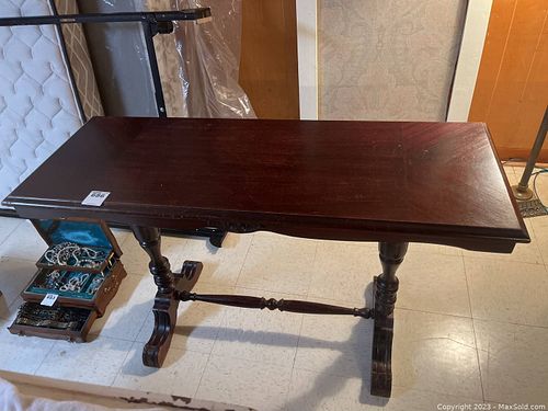 Lot #686 (1 of 10)