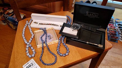 Lot #602 (1 of 19)