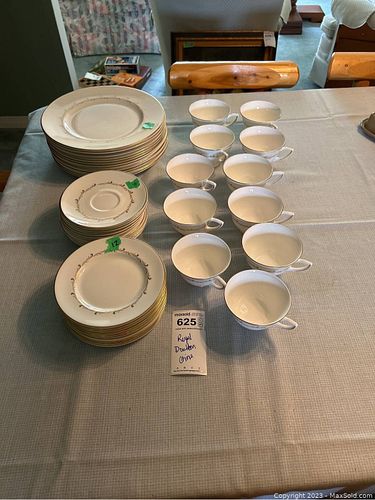 Lot #625 (1 of 8)