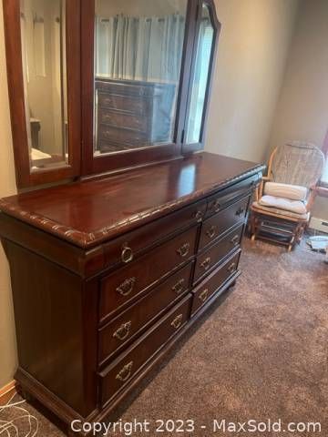 Lot #9 (1 of 1)